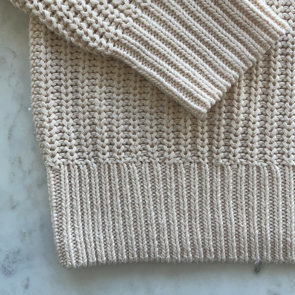 PINK Victoria’s Secret Cotton Knit Cream V-Neck Sweater Size S - Picture 5 of 6